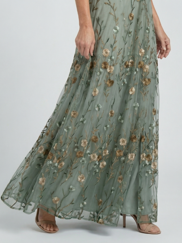 SELORA | HALTER BLOOM FLOW MAXI DRESS